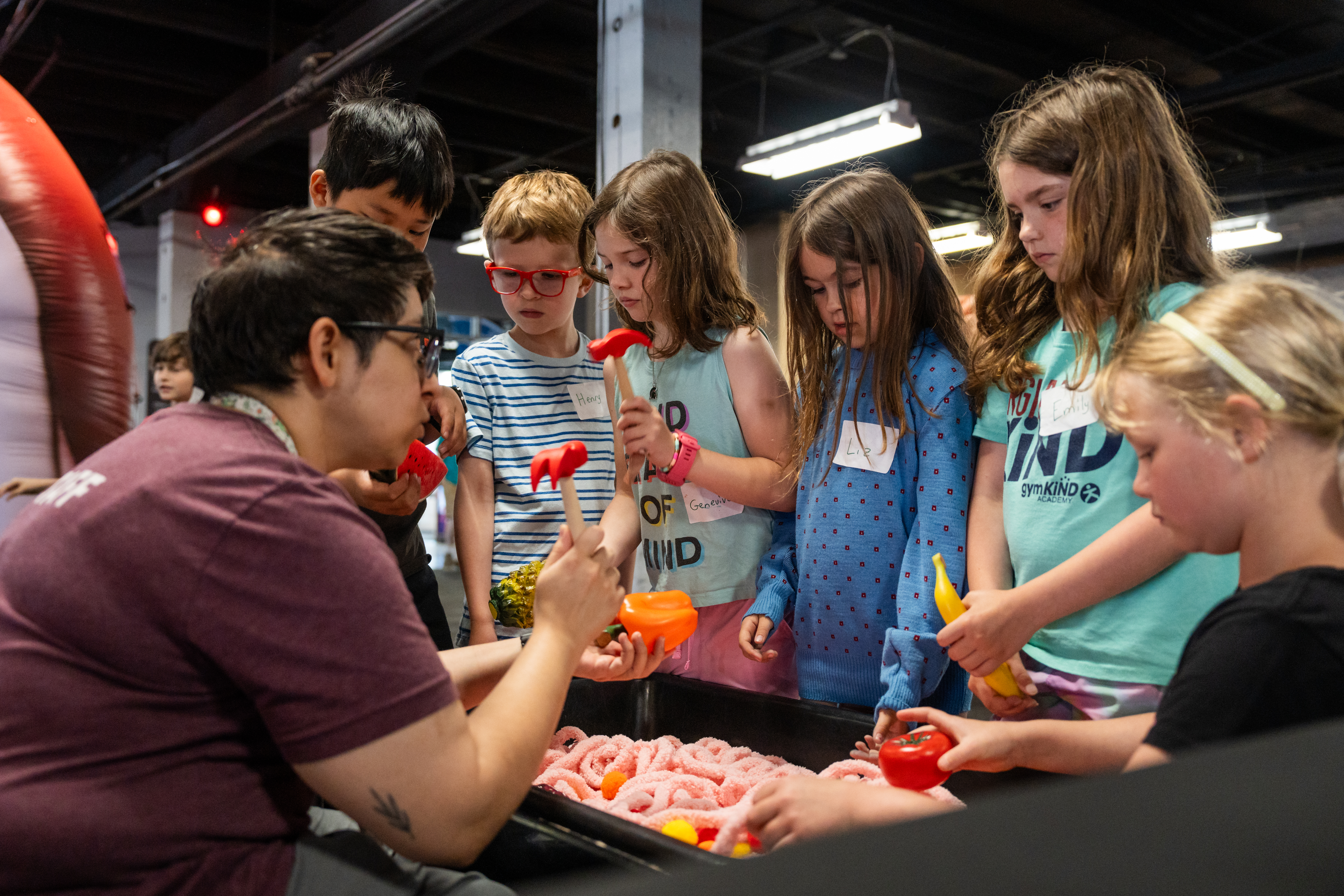 kids at museum exhibit